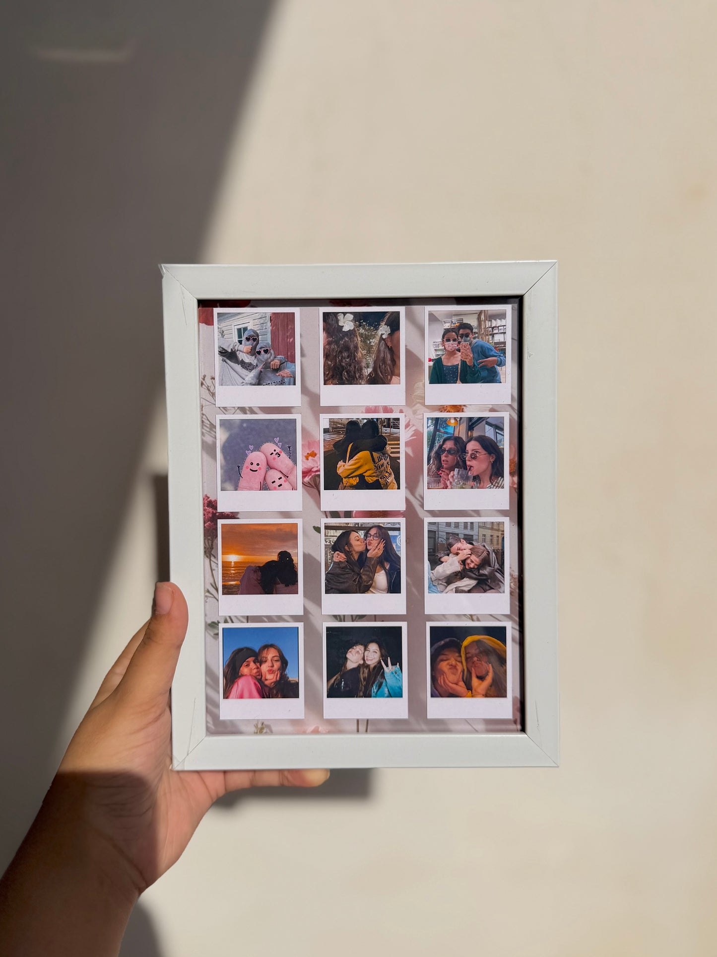 Polaroid Memories frame